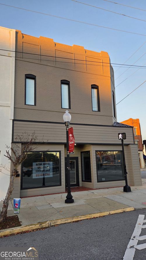 300 Mary St, waycross, GA, 31501-3721 | Card Image