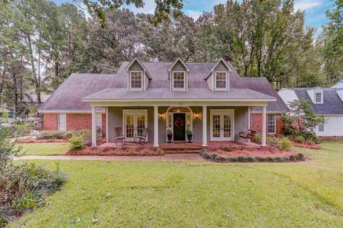 104 Countrywood Cir, Clinton, MS, 39056-5717 | Card Image