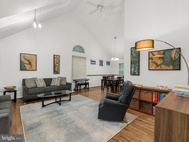 3044 Emerald Chase Dr, House other with 4 bedrooms, 4 bathrooms and null parking in HERNDON VA | Image 4