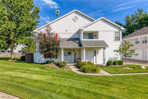 27a-23213 Grist Mill Ct, Olmsted Falls, OH, 44138-3220 | Card Image