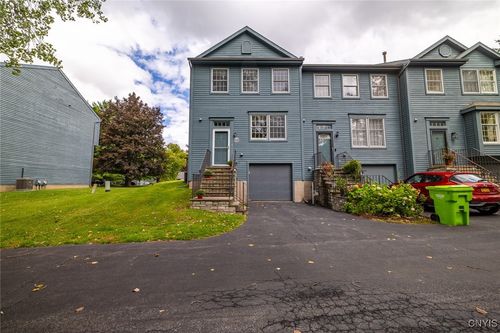 4617 Regiment Way, Manlius, NY, 13104-9302 | Card Image