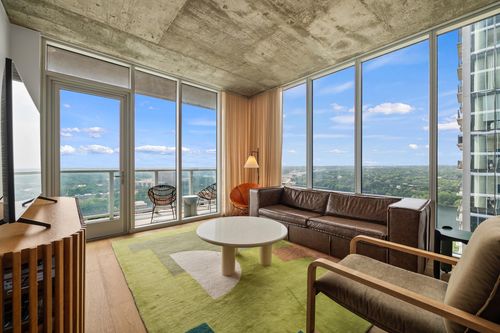 2108-48 East Avenue, Austin, TX, 78701 | Card Image