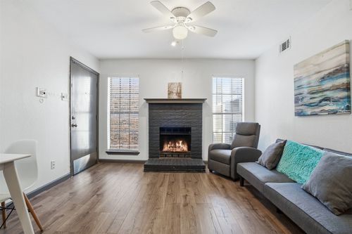 207-9520 Royal Ln, Dallas, TX, 75243-7668 | Card Image