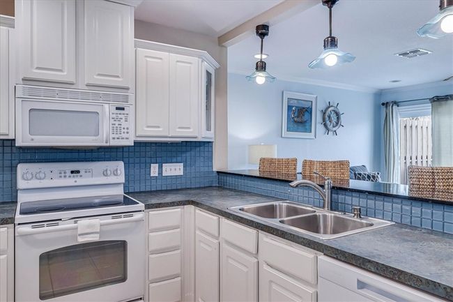 APT-229 - 4901 State Highway 361, Condo with 2 bedrooms, 2 bathrooms and null parking in Port Aransas TX | Image 15