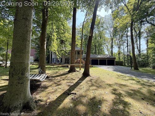 7505 Falling Leaf Ct, Flushing, MI, 48433-2255 | Card Image