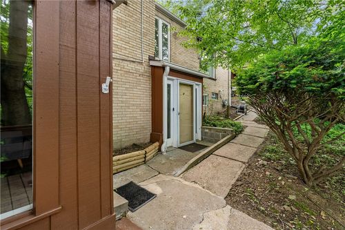 231 Woodside Rd, Pittsburgh, PA, 15221-3637 | Card Image