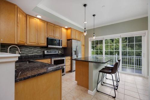 19 Forest Edge Dr, Hanover, NH, 03755-3231 | Card Image