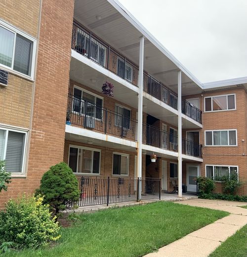 apt-b5-4602 River Rd, Schiller Park, IL, 60176-1579 | Card Image