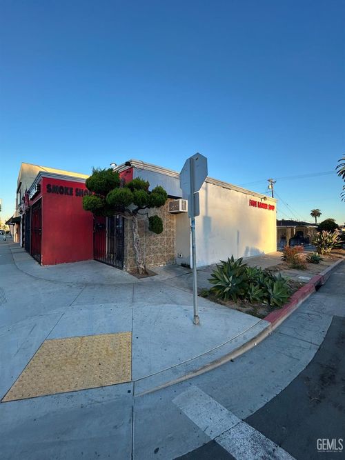 1303 W Willow St, Long Beach, CA, 90810-3116 | Card Image