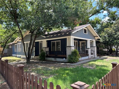 709 W Coll St, New Braunfels, TX, 78130-5624 | Card Image