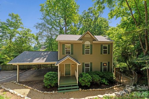 1 Pickwick Rd, Asheville, NC, 28803-2507 | Card Image