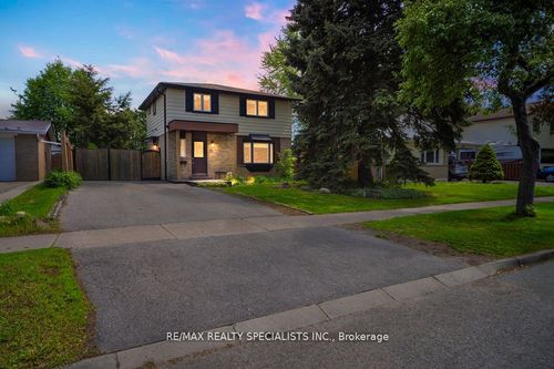 29 Herkley Dr, Brampton, ON, L6V2E7 | Card Image