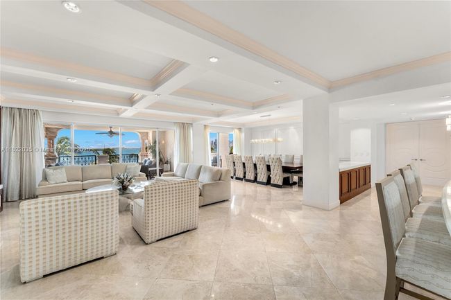 5233 - 5233 Fisher Island Dr, Condo with 4 bedrooms, 5 bathrooms and null parking in Miami Beach FL | Image 9