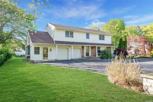 157 Parkway Dr, Commack, NY, 11725-4908 | Card Image