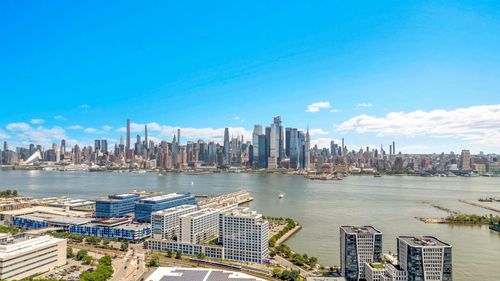 301-5 Grand St, Weehawken, NJ, 07086-6640 | Card Image
