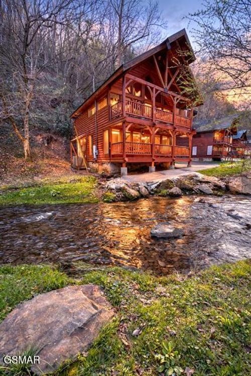 331 Caney Creek Rd, Pigeon Forge, TN, 37863-4710 | Card Image