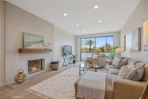 206-4600 Via Dolce, Marina del Rey, CA, 90292-6777 | Card Image