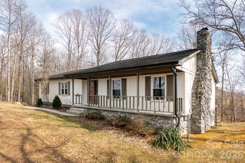 230 Foxwood Dr, Hendersonville, NC, 28791-8522 | Card Image