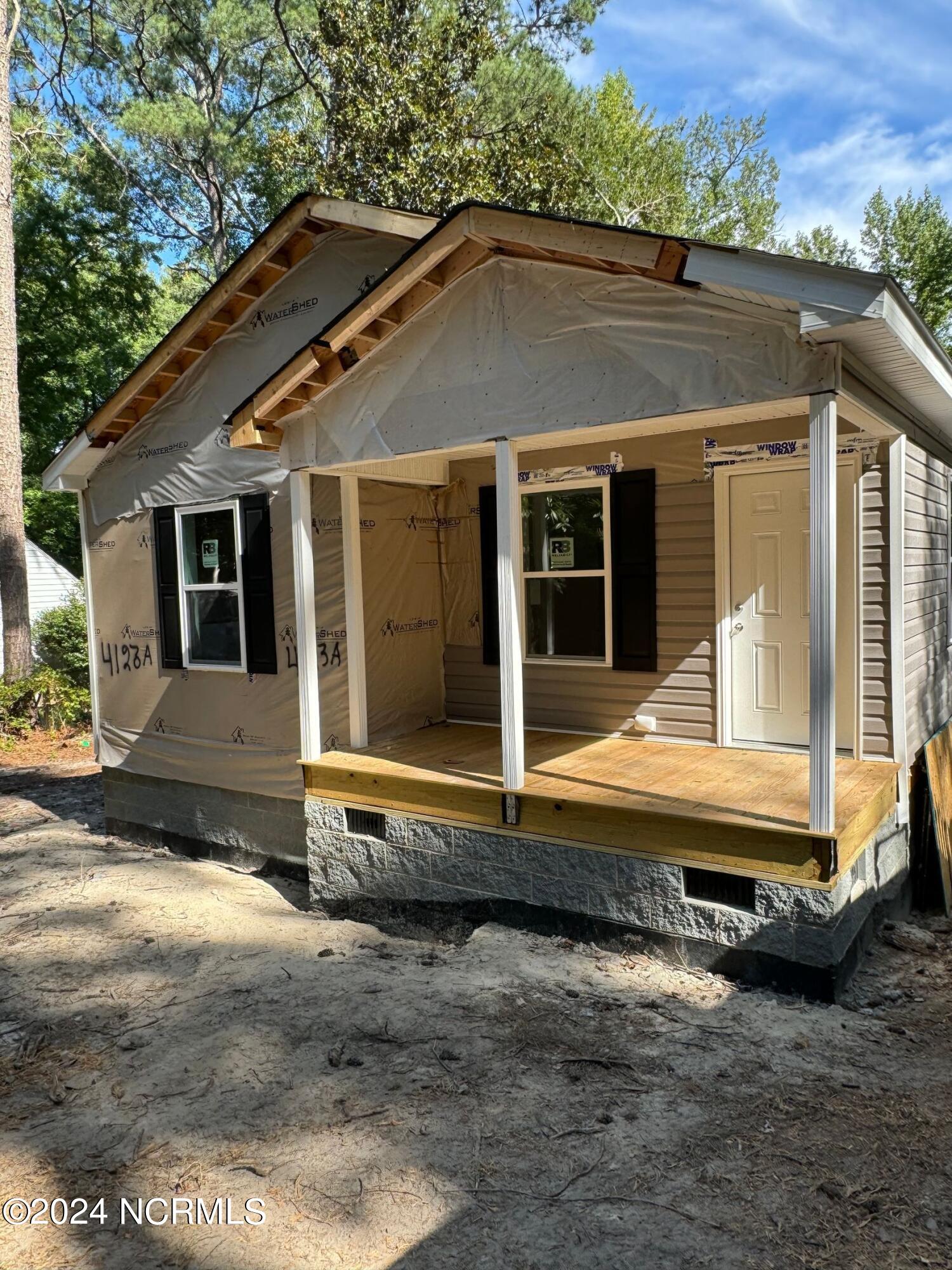 Martin St, Carthage, NC 28327
