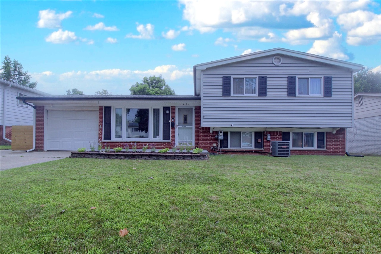 Levona St, Ypsilanti, MI 48198