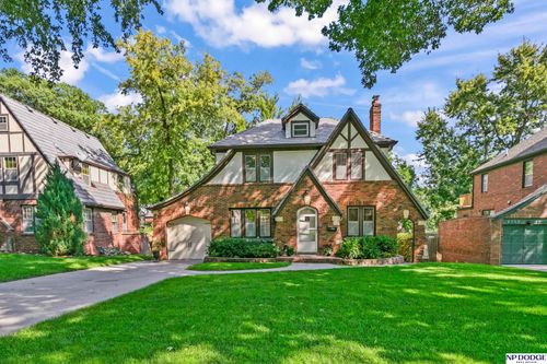 2711 N 55 Street, Omaha, NE, 68104-4207 | Card Image