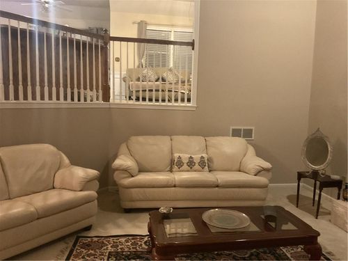 10126 N Highland Ter, Kansas City, MO, 64155-3709 | Card Image