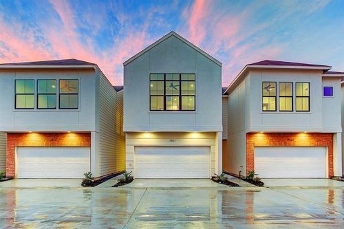 3905 Tulane Oak Dr, Houston, TX, 77018-0003 | Card Image