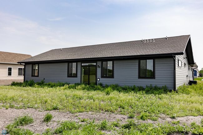 Rear Exterior | Image 59