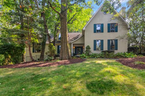 122 Shorewood Dr, Valparaiso, IN, 46385-8069 | Card Image