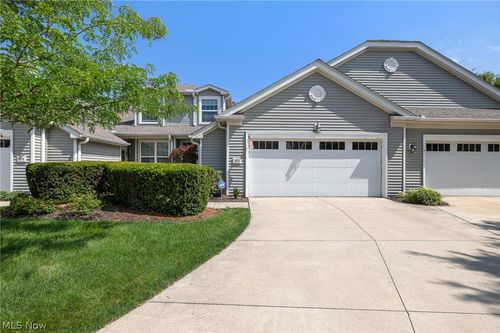 556 Hyannis Port Cir, Avon Lake, OH, 44012-2397 | Card Image