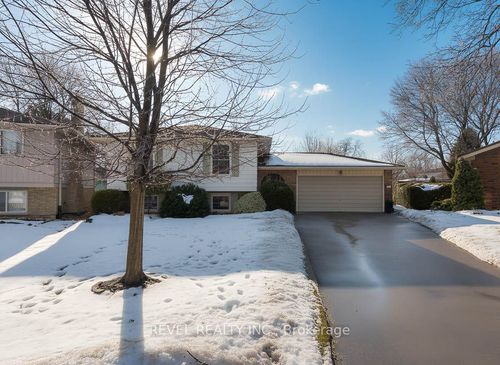 17 Crabapple Crt, Brantford, ON, N3R5X8 | Card Image