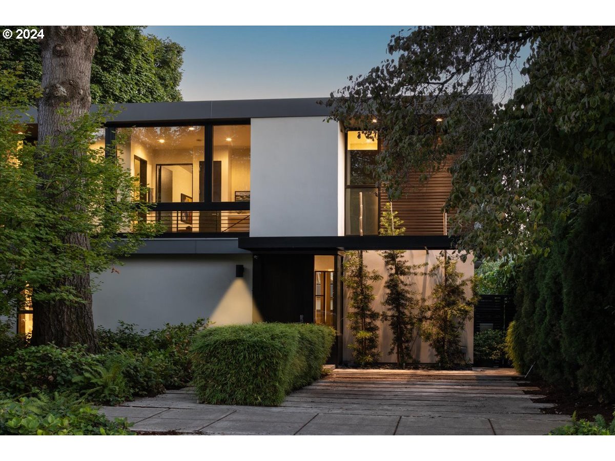 Skidmore Ct, Portland, OR 97217