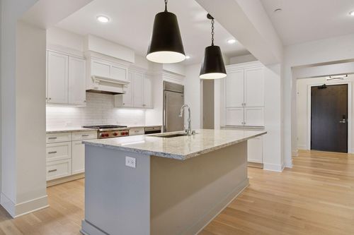 207-222 Ferndale Rd S, Wayzata, MN, 55391-4428 | Card Image