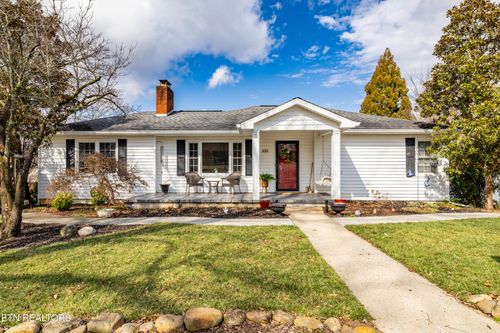 406 Chestnut St, Sweetwater, TN, 37874-1739 | Card Image