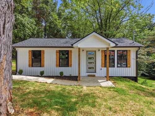 815 Water Street, Livingston, TN, 38570 | Card Image