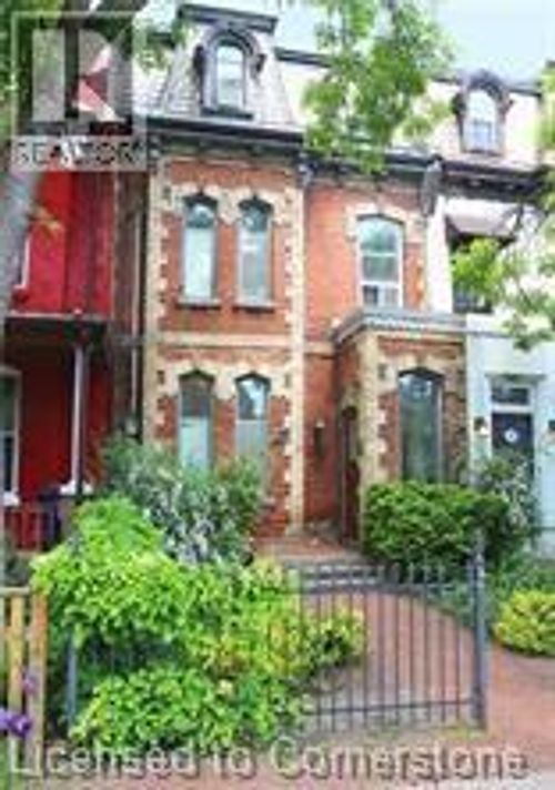 290 Gerrard St E, Toronto, ON, M5A2G4 | Card Image