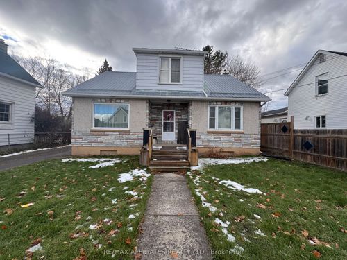 {{alt}} | Card Image