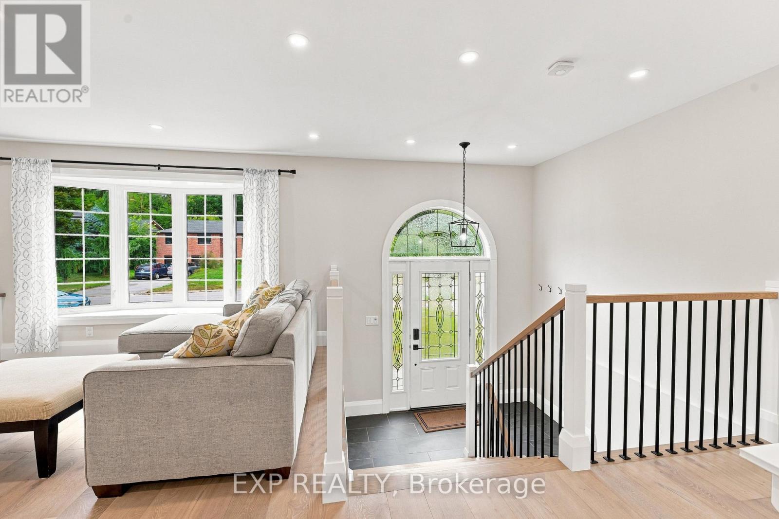 Residential in East Gwillimbury (Holland Landing) 4