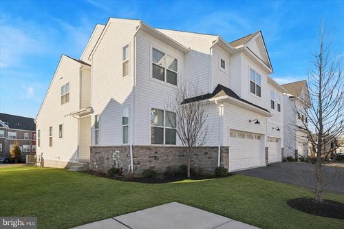 10 Ladbroke Dr, EXTON, PA, 19341-2464 | Card Image