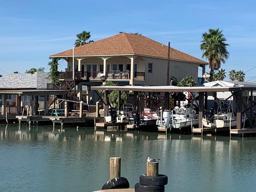 813 Tarpon Ave, Port Isabel, TX, 78578-2528 | Card Image