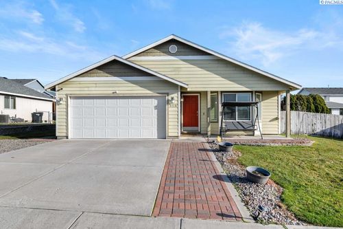 4115 Minorca Ln, Pasco, WA, 99301-9250 | Card Image