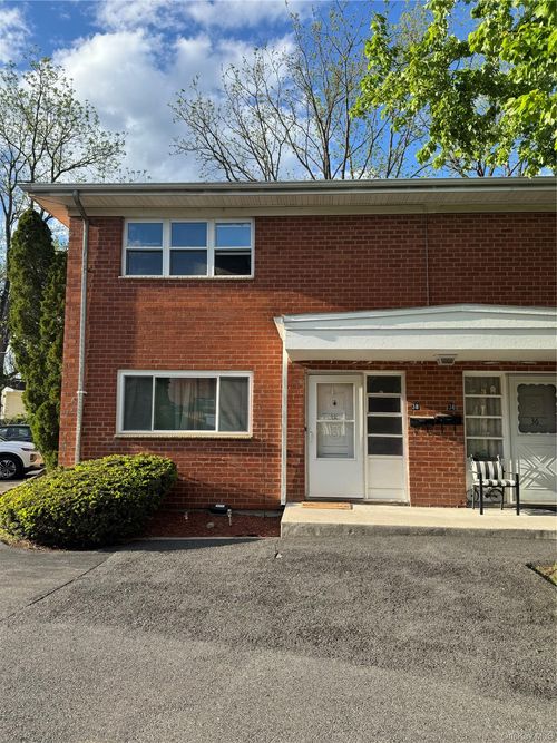 38 Carmine Dr, Wappingers Falls, NY, 12590-3102 | Card Image