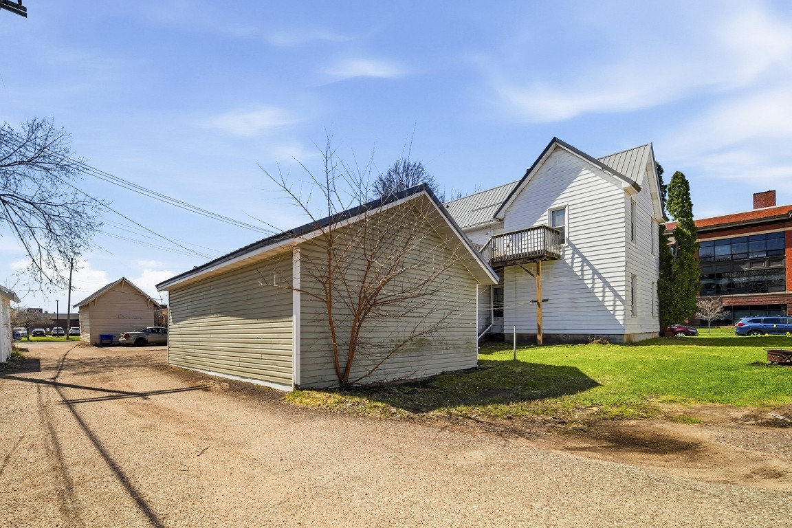 Residential Income in Eau Claire 5