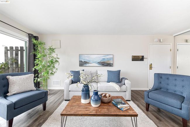 APT-209 - 360 Vernon St, Condo with 2 bedrooms, 1 bathrooms and 1 parking in Oakland CA | Image 5