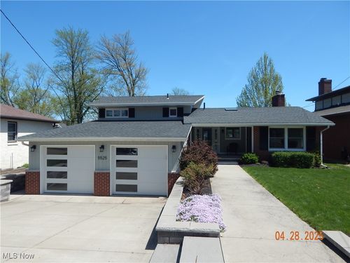 5525 Island Dr Nw, Canton, OH, 44718-1613 | Card Image