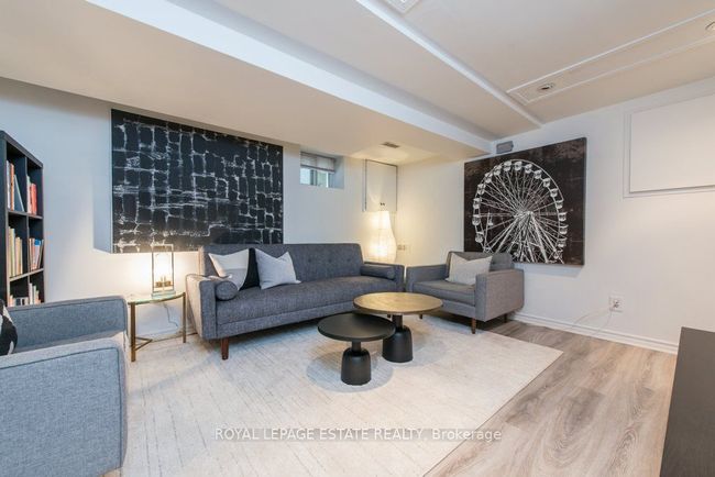 2311 Gerrard St E, House attached with 3 bedrooms, 2 bathrooms and null parking in Toronto ON | Image 20