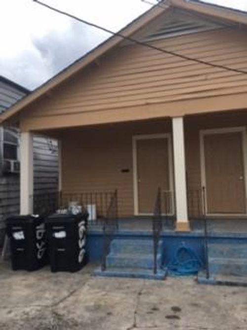 1638 Music St, New Orleans, LA, 70117-8214 | Card Image