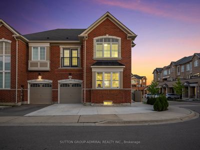 1 Harcourt St, Home with 4 bedrooms, 3 bathrooms and 3 parking in Vaughan ON | Image 3