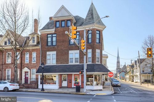 100 E King St, SHIPPENSBURG, PA, 17257-1326 | Card Image