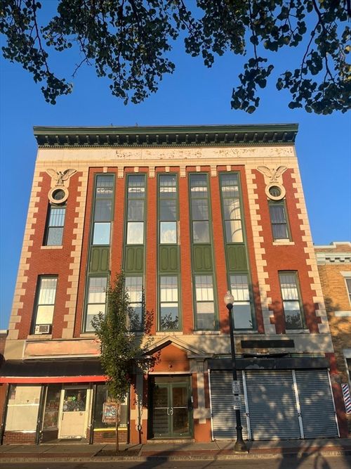 apt-3-3-202 Broadway, Lawrence, MA, 01840-1389 | Card Image